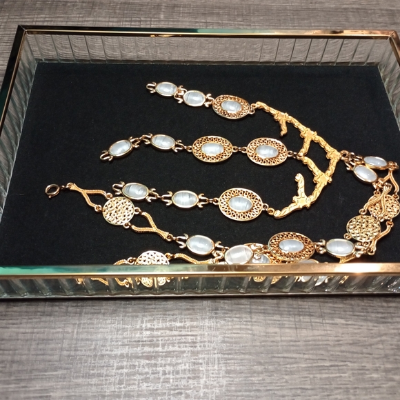 Vintage Gold Tone Statement Necklace - Picture 2 of 12